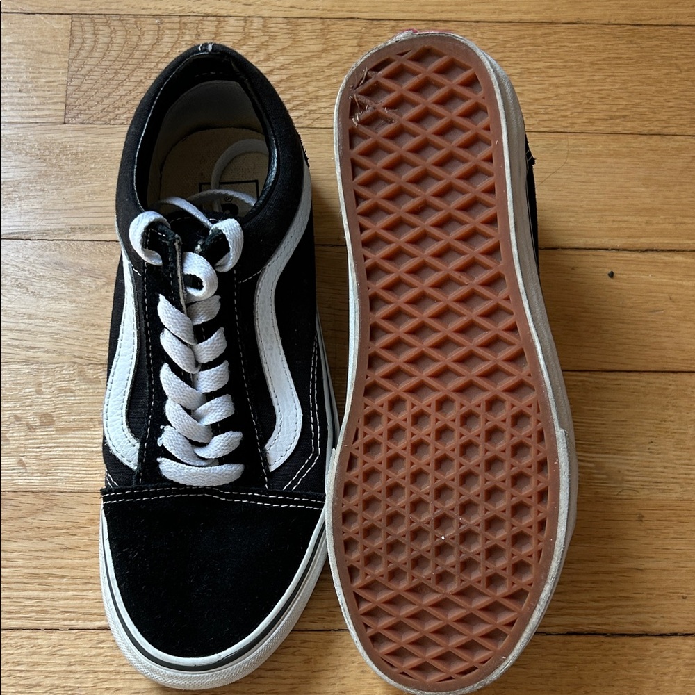 New Vans Unisex Black and White Skate Sneakers
